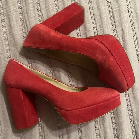 New Copper Key. Flirty Suede Platform Pumps - Picture 4 of 11